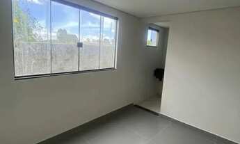 Imagem 5: Casa moderna com piscina e jardim