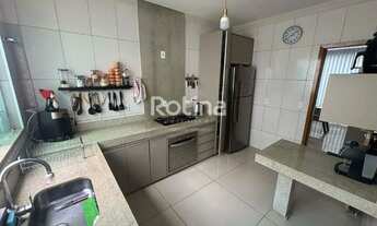 Imagem 4: Casa à venda, 4 quartos, Cidade Jardim - Uberlândia/MG - Rotina Imobiliária