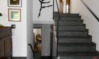 Imagem 4: Sobrado em área comercial em frente ao forum