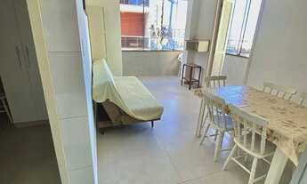 Imagem 7: De frente com sacada e vista mar