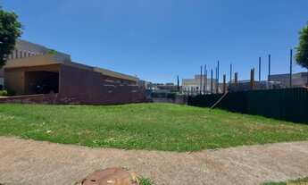 Imagem 2: Terreno em condomínio fechado com 486,28m², bairro Vila do Golf, Zona Sul de Ribeirão Pret