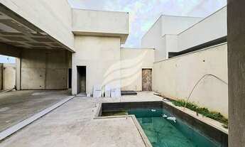 Imagem: Casa em obras com 03 suítes e piscina à