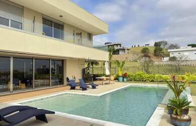 Imagem 2: Sobrado à venda em Vinhedo, Condomínio Campo de Toscana, com 4 suítes, com 610 m²