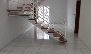 Imagem 3: Sobrado para Venda em Ribeirão Preto, Sumarezinho, 4 dormitórios, 2 suítes, 2 banheiros, 4