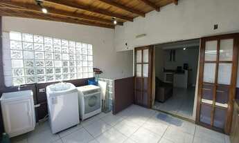 Imagem 2: Casa 2 Dormitorios e Salão Comercial Alugado de 70 m² Gerando Renda