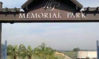 Imagem: Vendo jazigo no cemitério Memorial Park