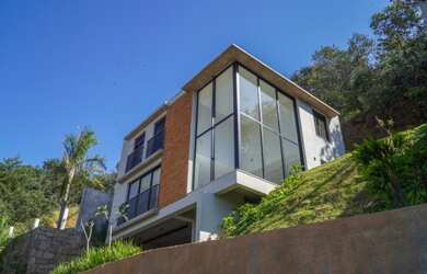 Imagem 4: Casa moderna - Condomínio Colinas do Ermitage