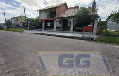 Imagem 2: Casas 5 Quartos ou + para Venda em Cidreira, CENTRO, 5 dormitórios, 2 suítes, 3 banheiros