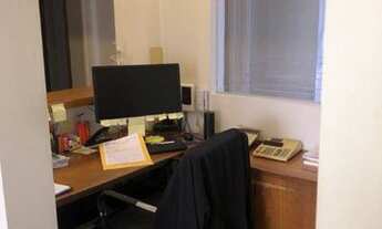 Imagem 3: Conjunto Amplo, Recém Reformado, Moderno e 3 vagas. Px. Av. Faria Lima