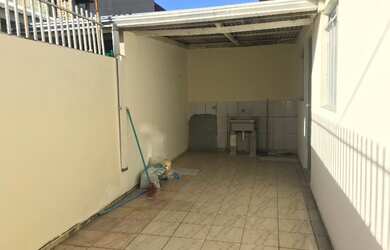 Imagem 2: CURITIBA - Casa Padrão - LINDÓIA