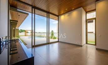 Imagem 2: Casa de condomínio térrea para venda possui 365 metros quadrados com 3 quartos