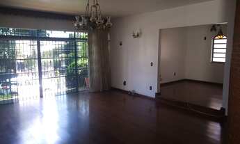 Imagem 5: Casa para aluguel tem 293 metros quadrados com 3 quartos