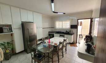 Imagem: Sobrado para venda possui 241 metros quadrados