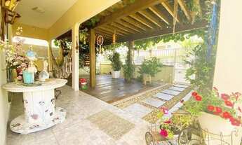 Imagem 2: Térrea para venda possui 144 metros quadrados com 3 quartos em Centro - Penha - SC