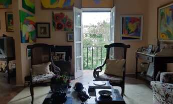 Imagem 2: Charmosa Casa com 392 metros na Gávea