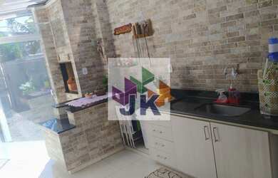 Imagem 4: BELÍSSIMA CASA A VENDA EM REGIÃO NOBRE DA CIDADE, PRÓXIMO DO MAR, LOCALIZADA NO BALNEÁRIO