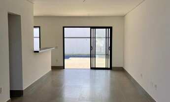 Imagem 2: Casa de condomínio para venda tem 219 metros quadrados de construção