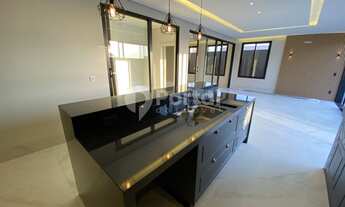 Imagem 7: Casa de condomínio sobrado para venda possui 403 metros quadrados com 3 quartos