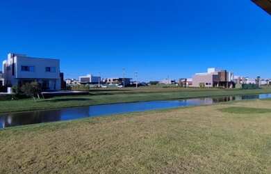 Imagem 3: Sobrado novo, nunca habitado com 4 suítes a venda no Condomínio Reserva das Águas em Torre