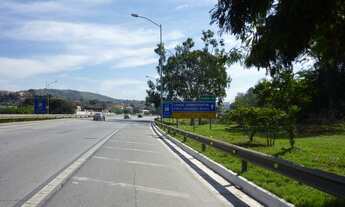 Imagem 3: ÁREA 4.200 M² - Linha Verde