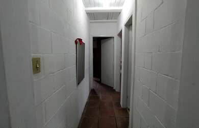 Imagem 4: Casa na praia, acesso pavimentado - lote inteiro - próximo ao mar - Itanhaém/Sp