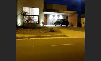 Imagem 2: Bela Casa Térrea no Condomínio Alphaville 4 - 230 m² com 3 Suítes