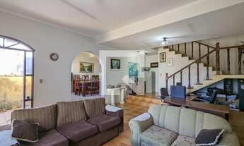 Imagem: Casa à Venda - Assunção, 4 Quartos, 292