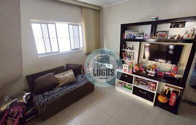 Imagem 2: Sobrado com 130m² composto por 3 dormitórios sendo 1 com armário e com sacada, à venda por