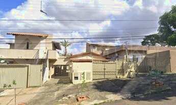 Imagem: Casa com 6 quartos - Bairro Setor Leste