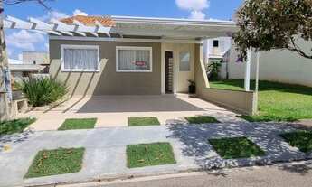 Imagem: Bela Casa Térrea no Condomínio Horto Florestal