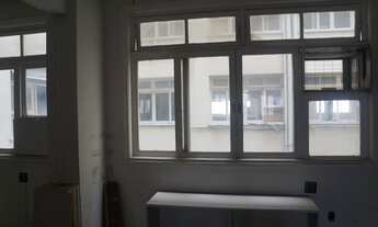 Imagem 4: Sala com 600m2 com vista para Candelária