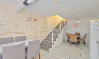 Imagem 2: Sobrado para venda possui 130 metros quadrados com 3 quartos em Campo Comprido - Curitiba