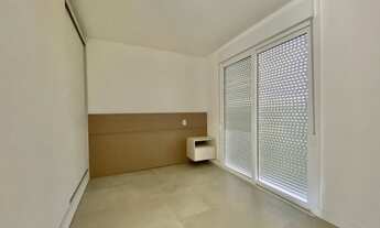 Imagem 6: Sobrado composto de 4 suítes, beira lago... Leia a Descrição