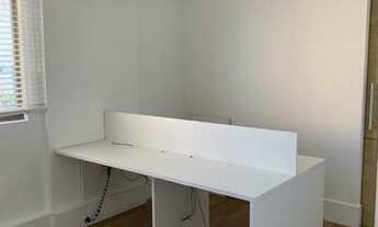 Imagem 7: Excelente sala semi-mobiliada com recepção, copa, bwc e 2 salas com mesas, ar condicionado