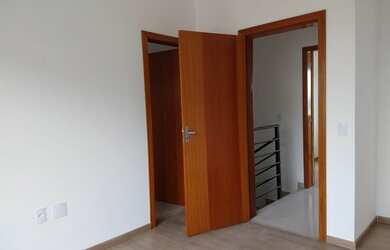 Imagem 4: Sobrado para Venda em Palhoça, BELA VISTA, 2 dormitórios, 2 suítes, 1 banheiro, 1 vaga