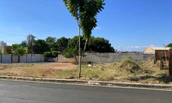 Imagem: Ótimo terreno no bosque da saúde ao lado
