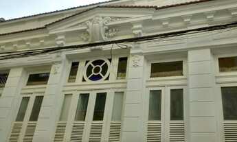 Imagem: Casarão de vila com terraço e possibilidade