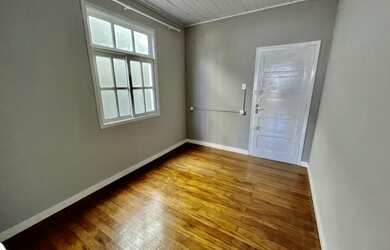 Imagem 7: Sala comercial com 50m² no segundo piso, localizada na principal rua do bairro Garcia, em