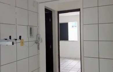 Imagem 3: Apartamento para aluguel possui 54 metros quadrados com 2 quartos em Turu - São Luís - MA