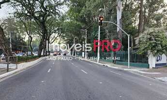 Imagem 4: Em frente ao Parque ibirapuera, 403m de terreno, 15 de frente