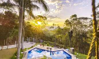 Imagem 2: Casa em condomínio fechado no Alpes da Cantareira com 4 dormitórios (sendo 3 suíte