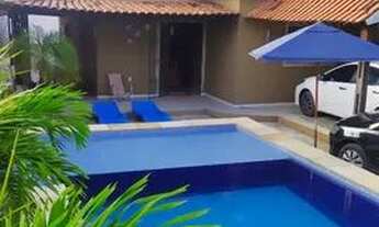 Imagem: Casa com ampla piscina na praia de Lucena