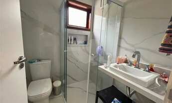 Imagem 7: Linda casa na Serra da Cantareira sendo 4 dormitórios sendo 1 suíte master com hidromassag