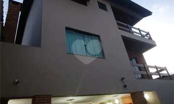 Imagem 3: Casa com 367m, 4 dorms, 4 suítes, 4 vagas de garagem e piscina