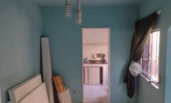 Imagem 3: Iraja - Casa de Vila Casa de vila - 65m², desocupada, fundos Sem vaga