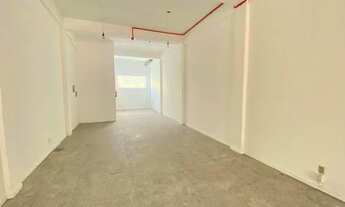 Imagem 4: LOCAÇÃO: Loja com 125m² com 2 vagas em frente