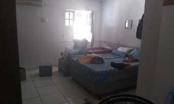 Imagem 3: Casa de 02 pavimentos em alameda fechada, 4/4, garagem, ampla cozinha quintal, na Vilata