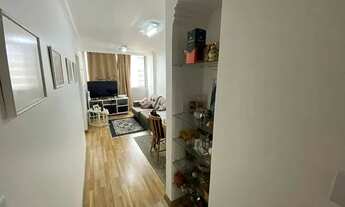 Imagem 2: Apto. andar alto ensolarado, 2 dormitórios e 1 cozinha c/ armários, 1 vaga, 2 quadras da P