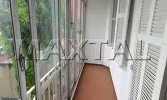 Imagem 5: Apartamento no Centro com 61m², sala com varanda, 1 dormitório, cozinha, banheiro