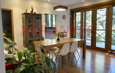 Imagem 4: Sobrado de 314m² com 4 quartos em Serra Da Cantareira